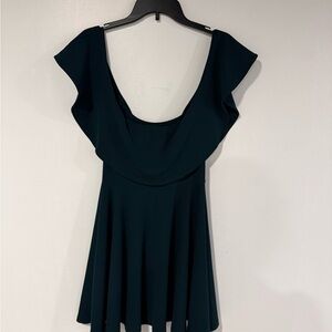 Elegant Dark Green Dress with Ruffle Sleeves